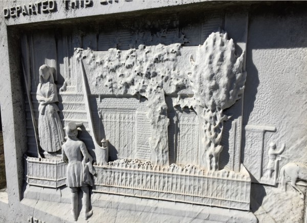 This closeup of the Griffith Monument not only shows Piatti's mastery of carving, but also his understanding of weak points and how to reinforce them. Note the marble behind both Jane's and Charles's heads--ensuring that they would stay in place for centuries. 