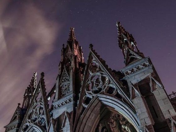 gw arches at night